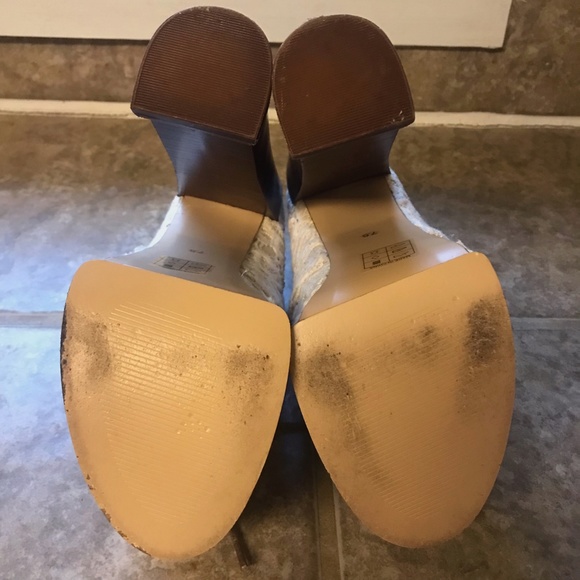 DV8 by Dolce Vita Ivory Lace Flower Platform Pump Size 7.5 - Picture 5 of 6